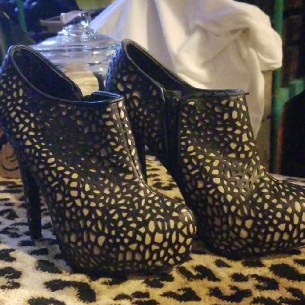 Shoe